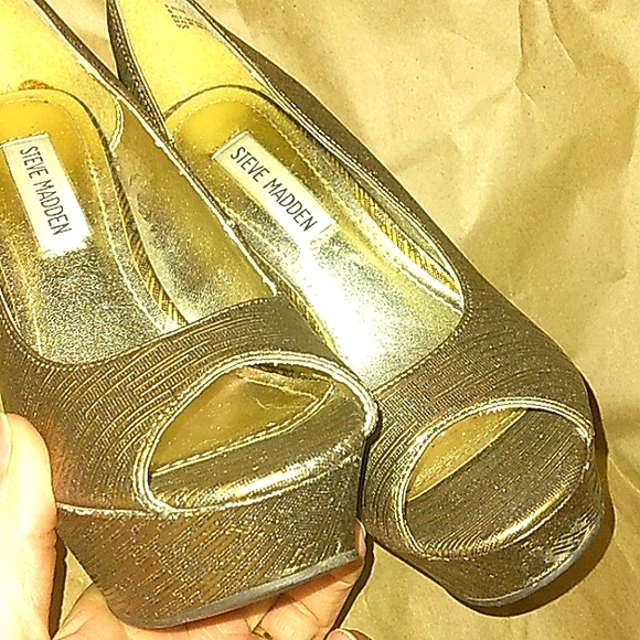 L@@K! Super Sexy Brand New STEVE MADDEN Metallic Sparkle Gold Peep Toe ELSI heel - Picture 9 of 16
